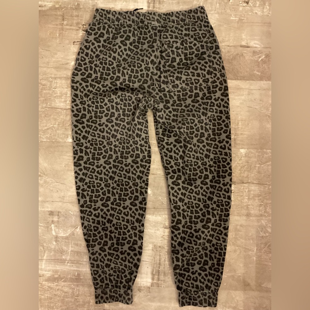 Celebrity Pink Gray Cheetah Print Jean Joggers - Picture 4 of 7